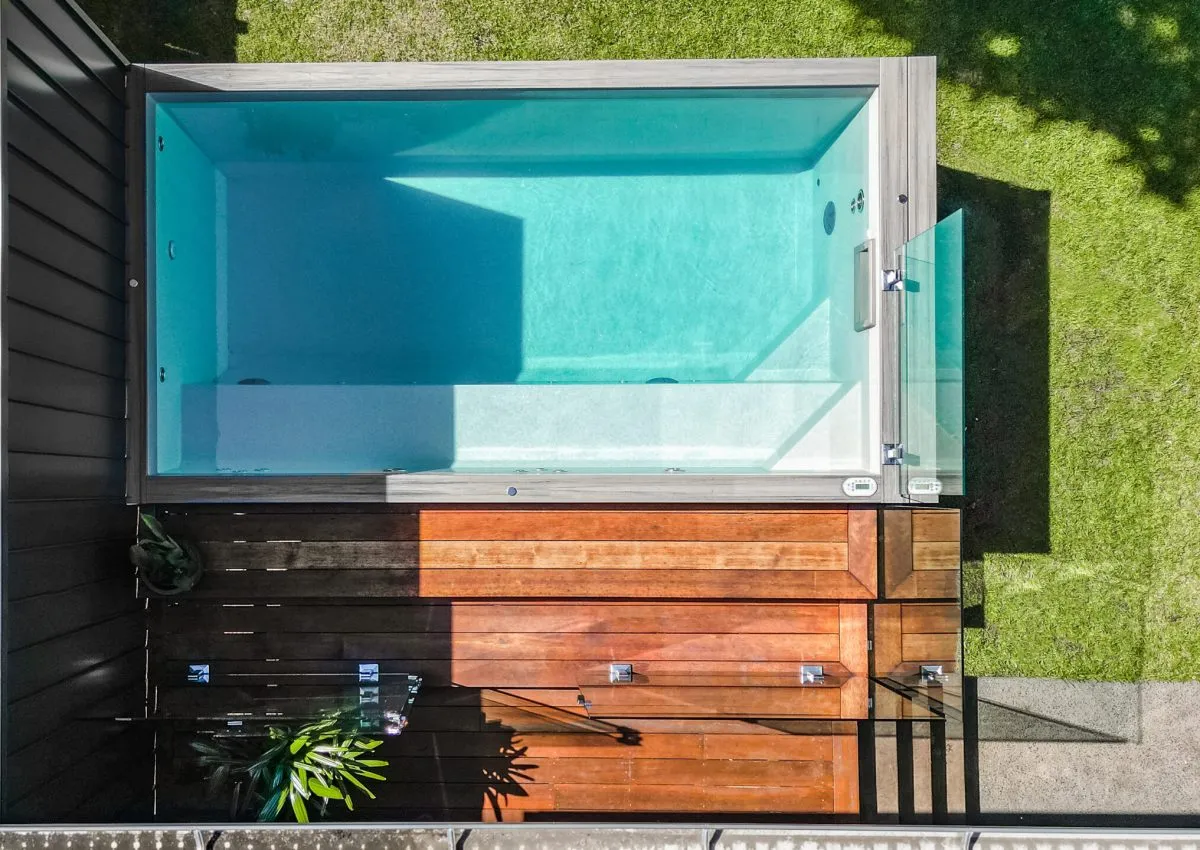 Courtyard 4 fibreglass plunge pool